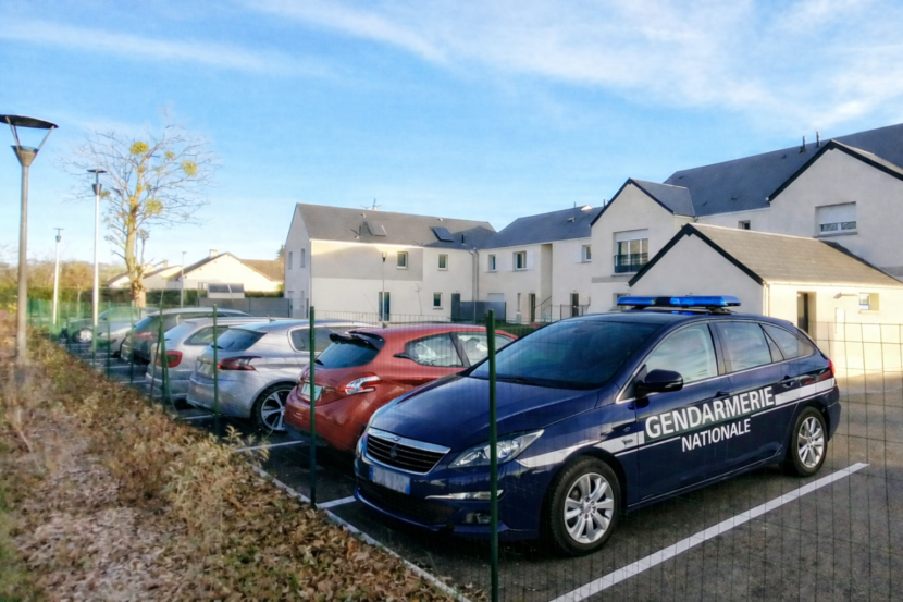 Stationnement abusif sur la place réservée à Mr POISSON